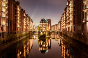 Famous,Speicherstadt,In,Hamburg,At,Night,With,Old,Warehouse,Buildings Famous,Speicherstadt,In,Hamburg,At,Night,With,Old,Warehouse,Buildings